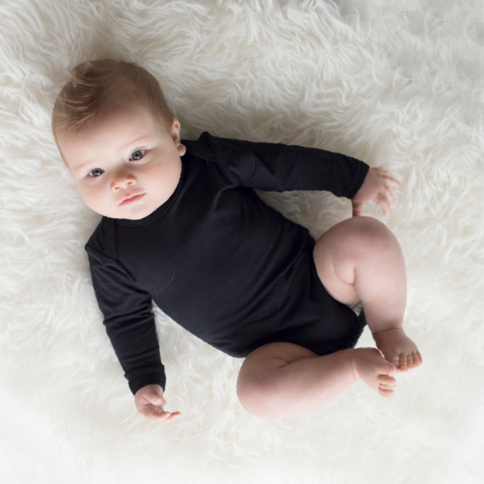 The Baby Blanks Long Sleeve Bodysuit is a high quality, 100% cotton, elastane bodysuit. Available in 5 colours. 2 exclusive colours to NZ, proudly brought to you by U Print Dis
