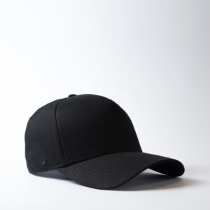 The UFlex Adults Pro Style 5 Panel Snapback is an adjustable adults snapback cap. One Size. 5 colours.