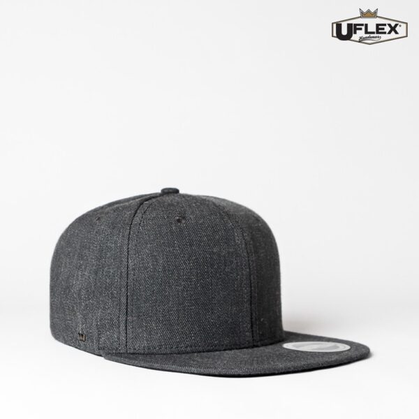 The UFlex Adults Flat Peak 6 Panel Fitted is a fitted flat peaked cap. 3 sizes. Available in 3 colours.