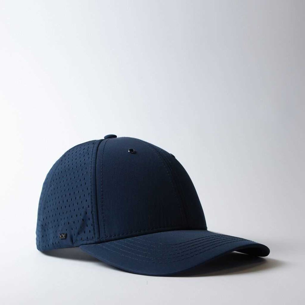 The UFlex Adults High Tech Curved Peak Snapback is a 6 panel polyester snapback cap. Back and side breathable mesh panels. 3 colours. One size fits all.
